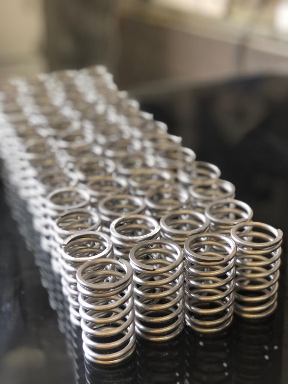 Molas empilhadas prontas para envio